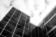 腾达建设，城市发展的推动者，建筑行业的创新者