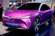 新能源汽车紫色suv