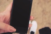 小米15 Ultra海外售价超iPhone，背后的原因与影响