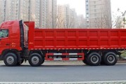 新款前四后六自卸车