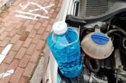 新能电动怎么加玻璃水