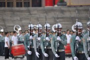 解放军攻台四步骤，美媒炒作背后的真相与影响