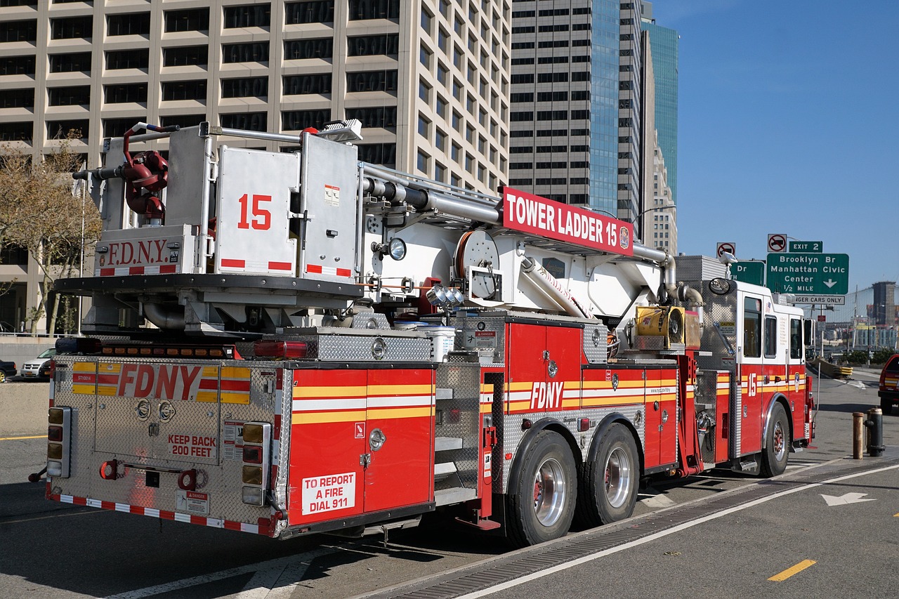 官方回应，男孩骑行摔倒遭遇车祸，不幸身亡