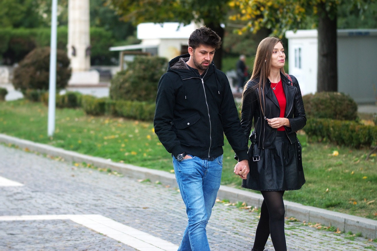 朴槿惠访母亲故居——微笑与邻居的温暖交流 朴槿惠访母亲故居——微笑与邻居的温暖交流