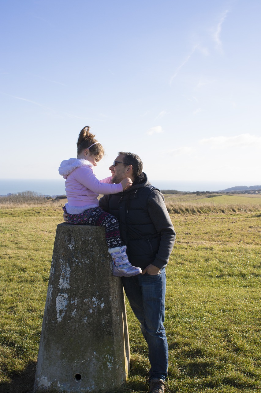 疑遭教官侵犯的14岁少女，父亲发声