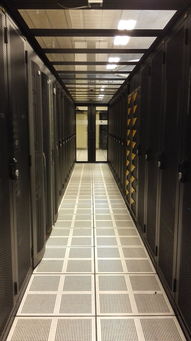 深入浅出了解IBM服务器机柜，构建高效可靠的数据中心